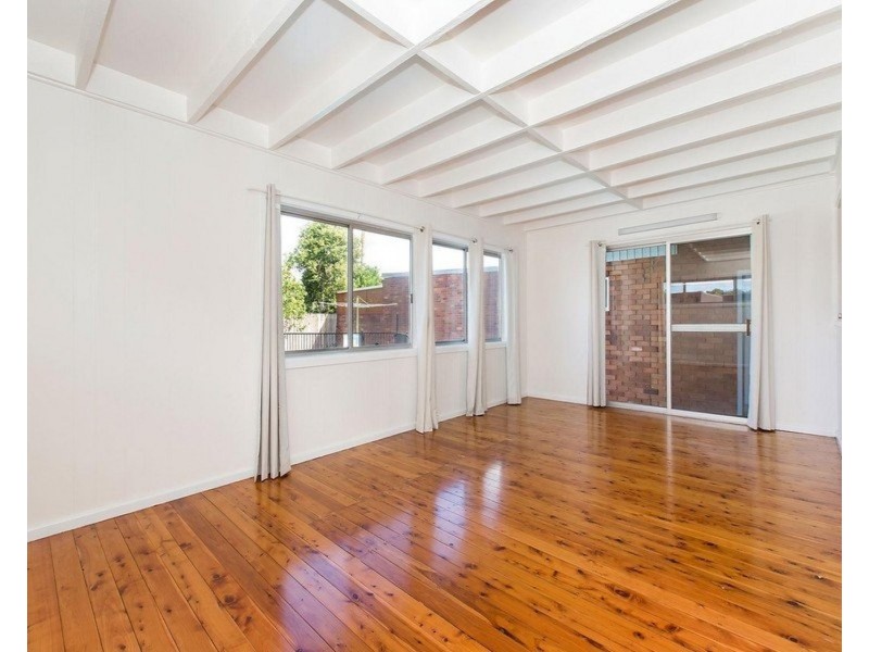 42 Midlothian Avenue, Beverly Hills NSW 2209