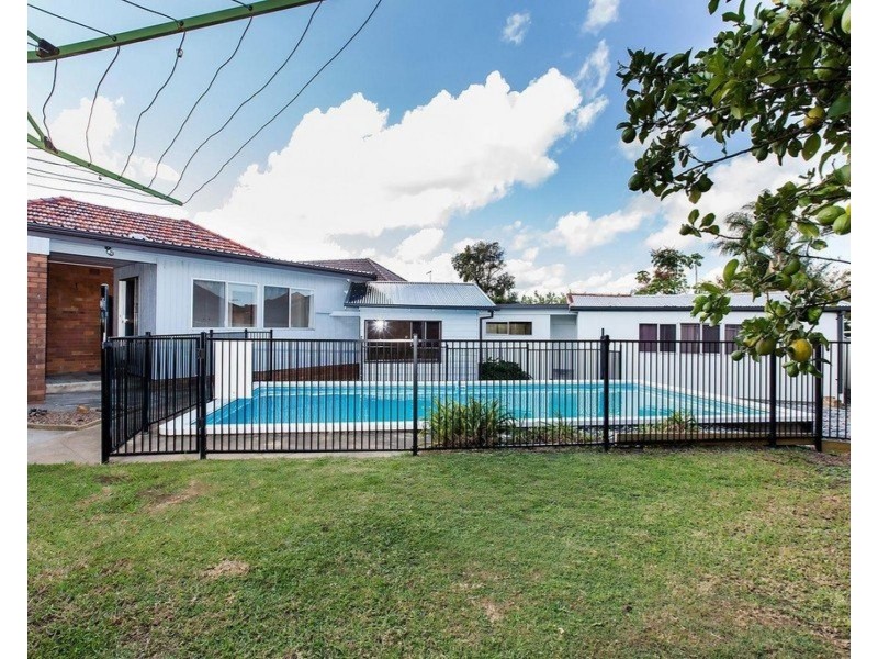 42 Midlothian Avenue, Beverly Hills NSW 2209