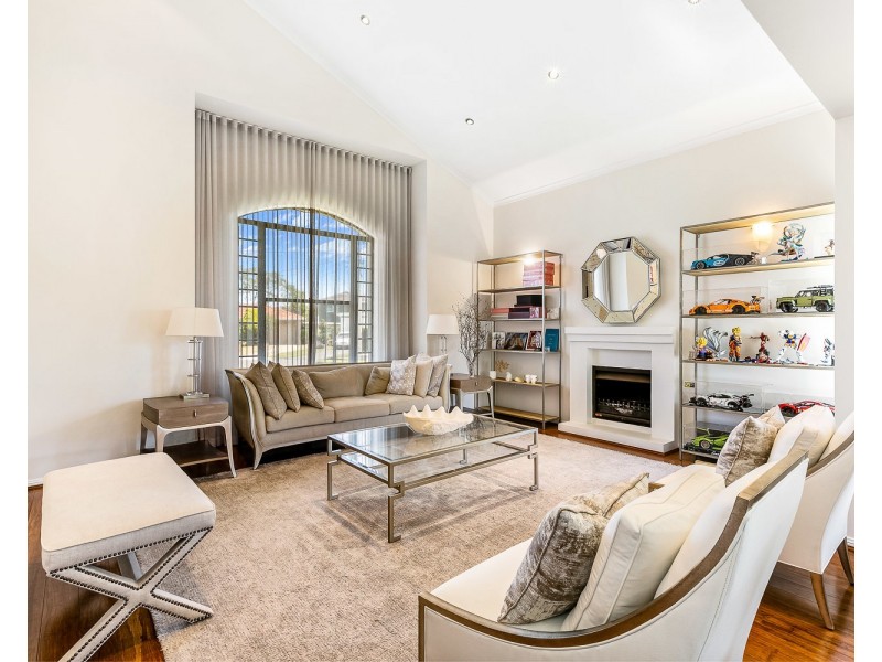 6 Wollondilly Place, Sylvania Waters NSW 2224