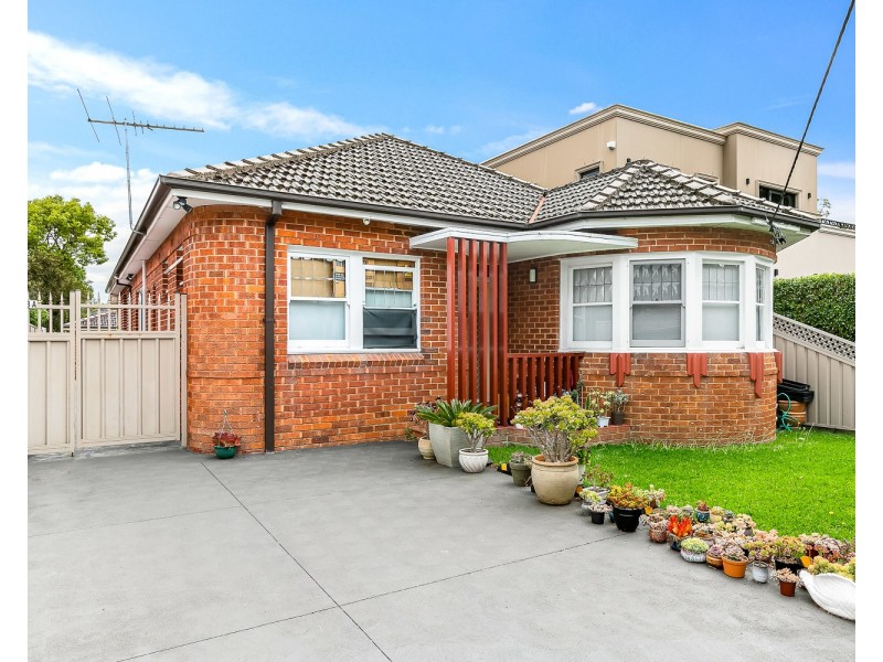 8 Ponyara Road, Beverly Hills NSW 2209