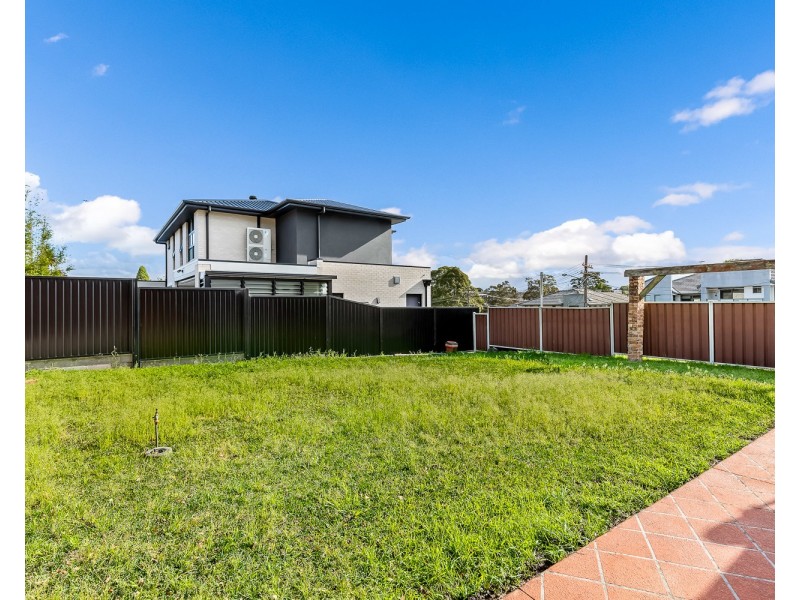 3 Karen Avenue, Picnic Point NSW 2213