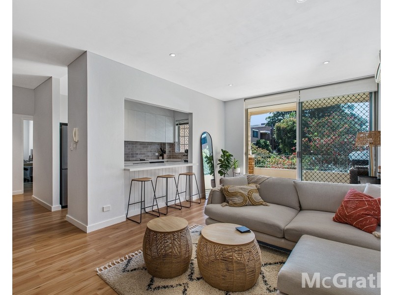 2/10 Hampton Court Road, Carlton NSW 2218