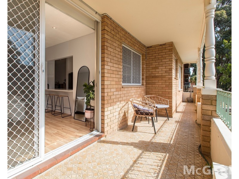 2/10 Hampton Court Road, Carlton NSW 2218