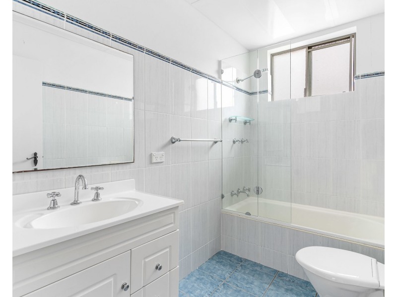 4/17 McMillan Avenue, Dolls Point NSW 2219