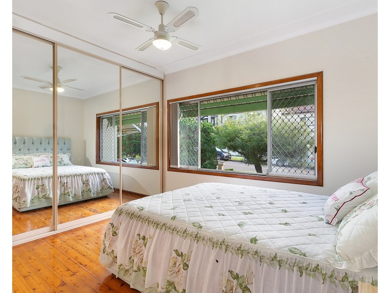 9 Hannons Avenue, Peakhurst NSW 2210