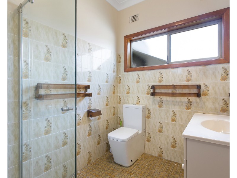 9 Hannons Avenue, Peakhurst NSW 2210