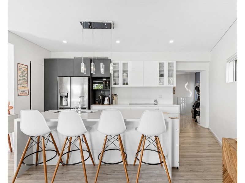 3  Gnarbo Avenue, Carss Park NSW 2221