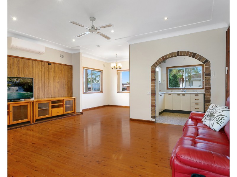 9 Hannons Avenue, Peakhurst NSW 2210