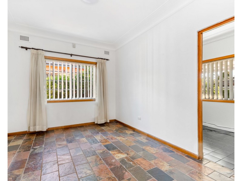 32 Illawarra Parade, Beverly Hills NSW 2209