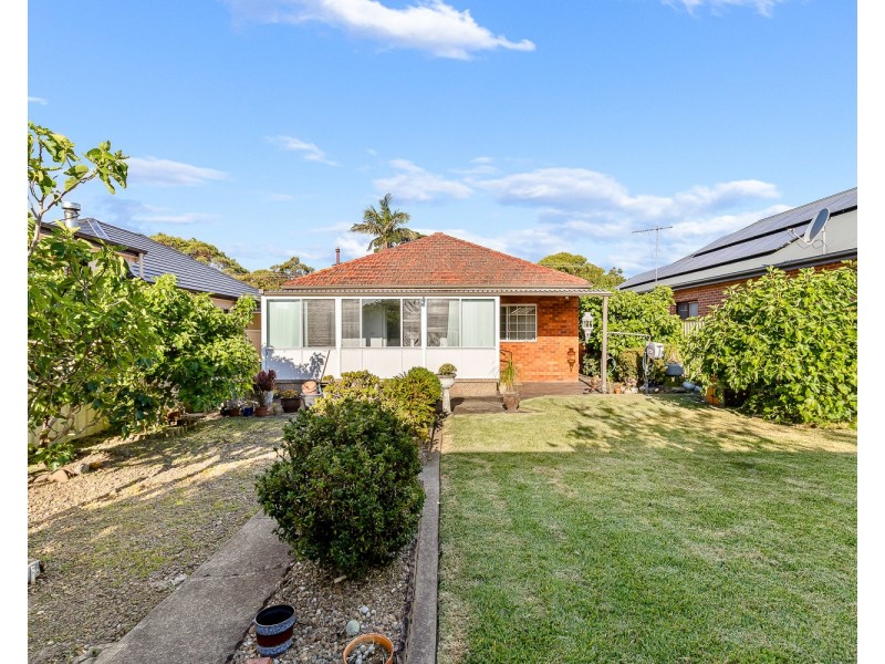 32 Illawarra Parade, Beverly Hills NSW 2209