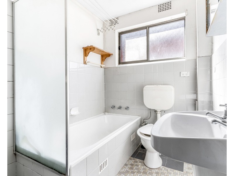 4/17 Parry Avenue, Narwee NSW 2209