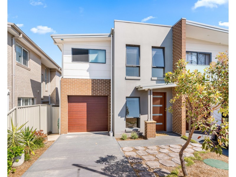 45 Parkview Avenue, Picnic Point NSW 2213
