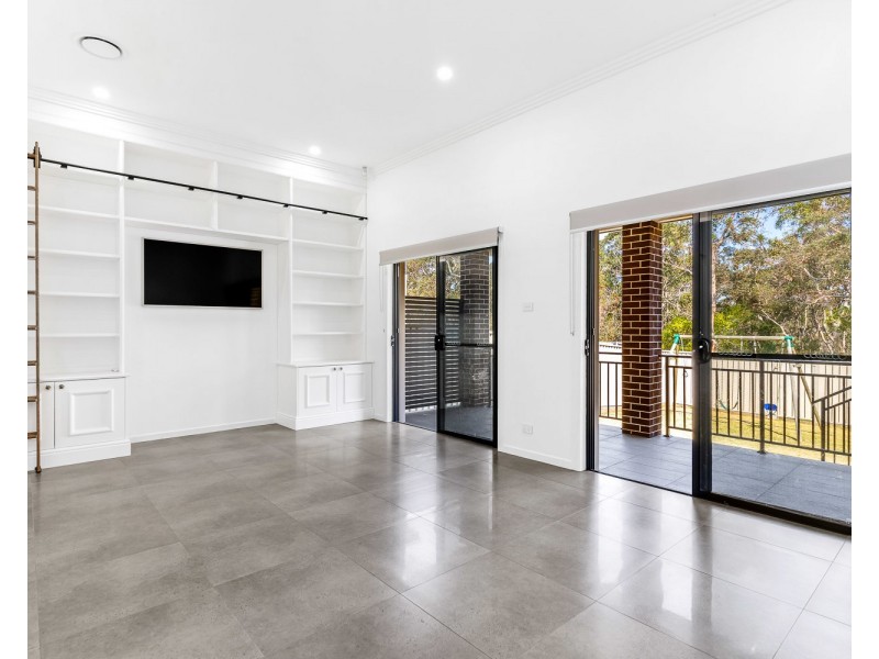 45 Parkview Avenue, Picnic Point NSW 2213