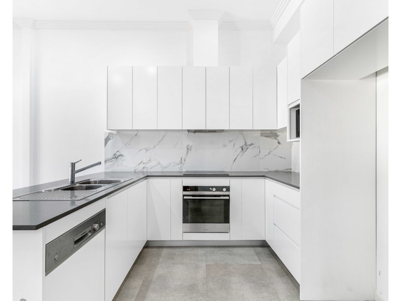 45 Parkview Avenue, Picnic Point NSW 2213