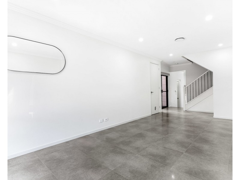 45 Parkview Avenue, Picnic Point NSW 2213