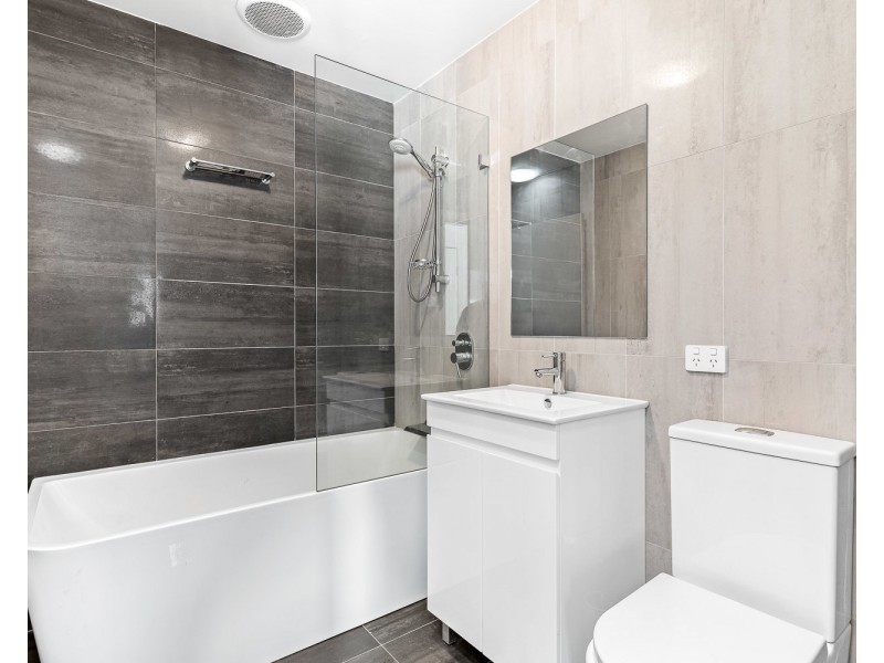 45 Parkview Avenue, Picnic Point NSW 2213