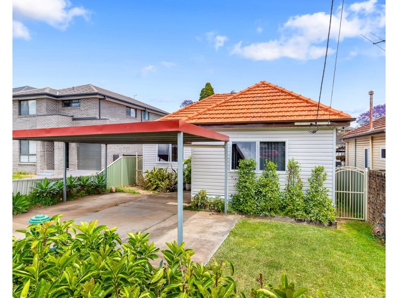 16 Bonds Road, Riverwood NSW 2210