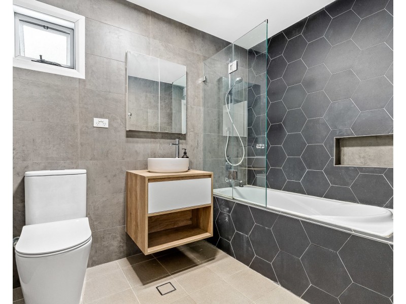 16 Bonds Road, Riverwood NSW 2210