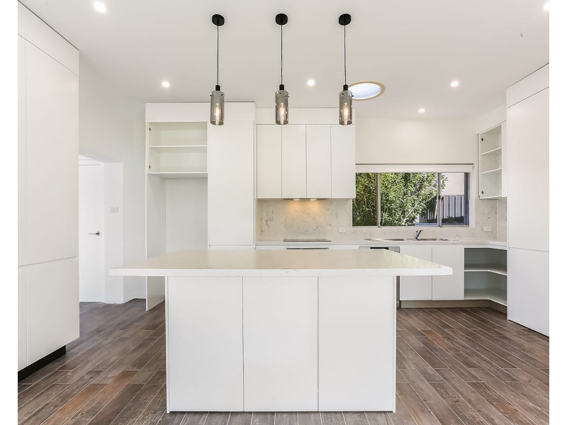 2 Gnarbo Avenue, Carss Park NSW 2221