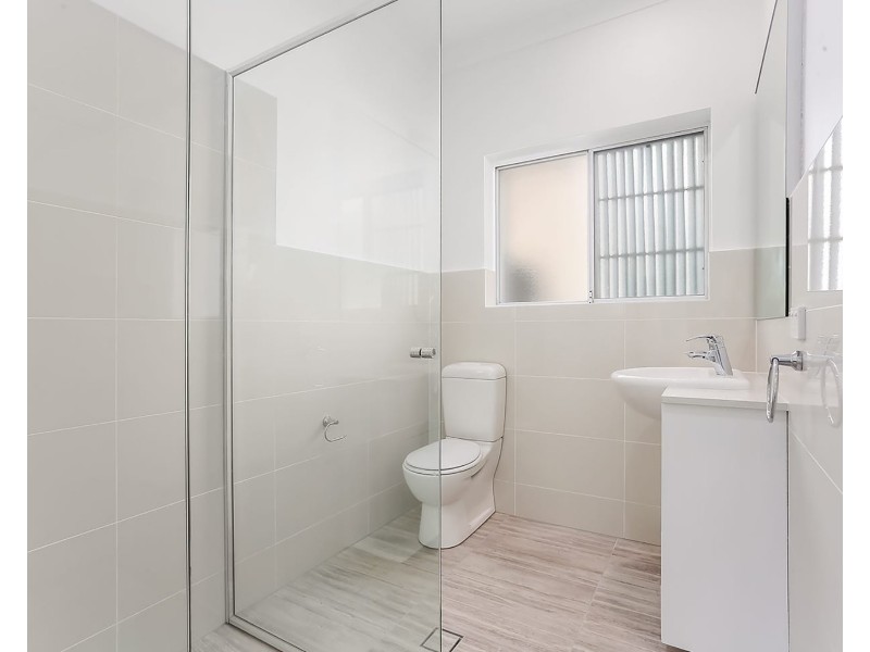 2 Gnarbo Avenue, Carss Park NSW 2221