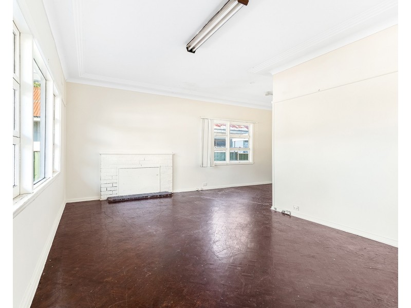 12 Cambridge Street, Ingleburn NSW 2565