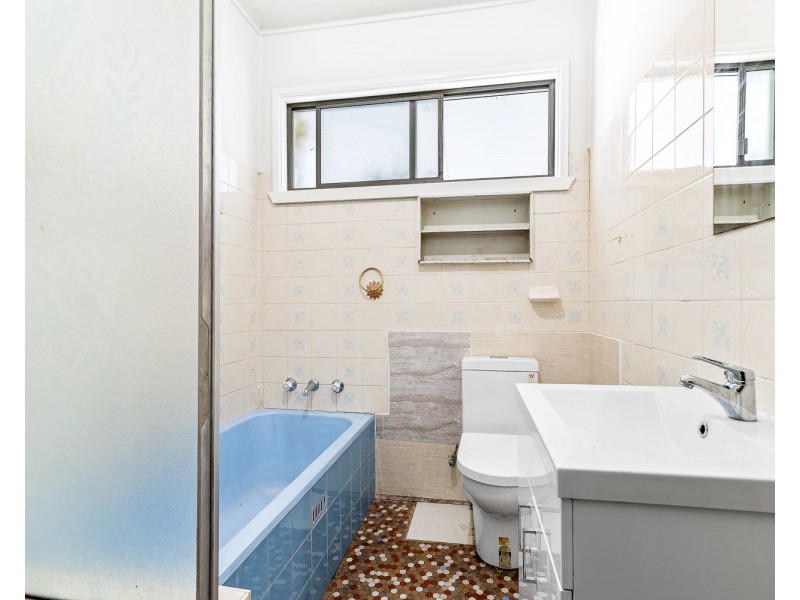 12 Cambridge Street, Ingleburn NSW 2565