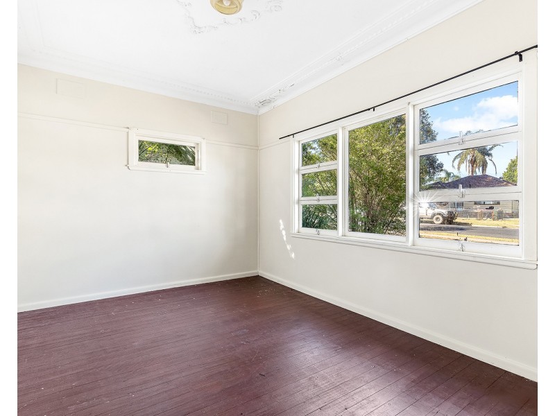 12 Cambridge Street, Ingleburn NSW 2565