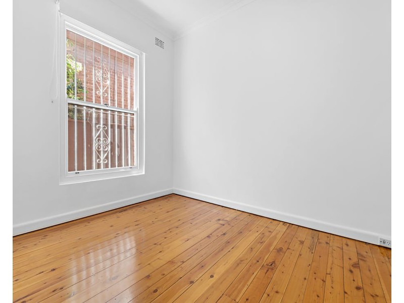 2/23 Hampton Court Road, Carlton NSW 2218