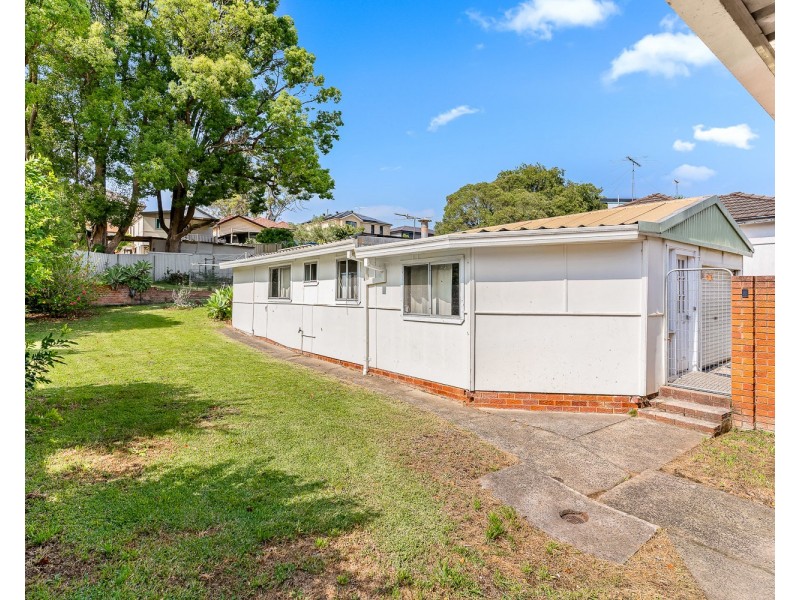 179 Henry Lawson Drive, Georges Hall NSW 2198