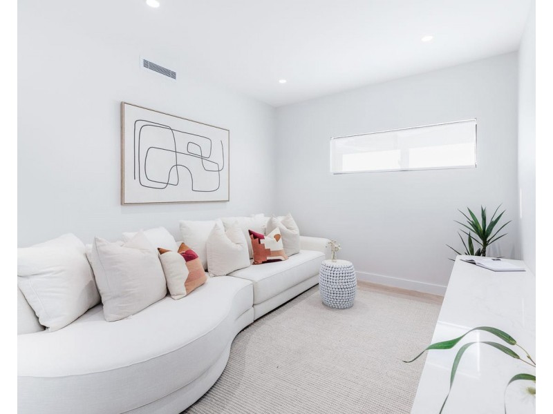 11 Cecil Street, Caringbah South NSW 2229