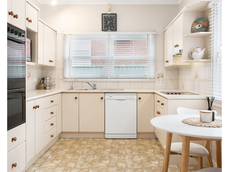 4 Sandra Crescent, Roselands NSW 2196