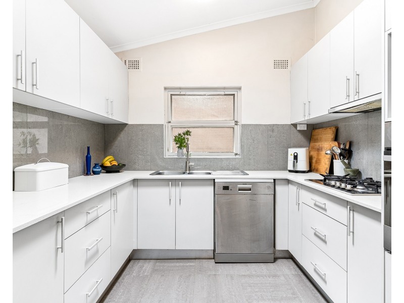 11 Chamberlain Road, Bexley NSW 2207