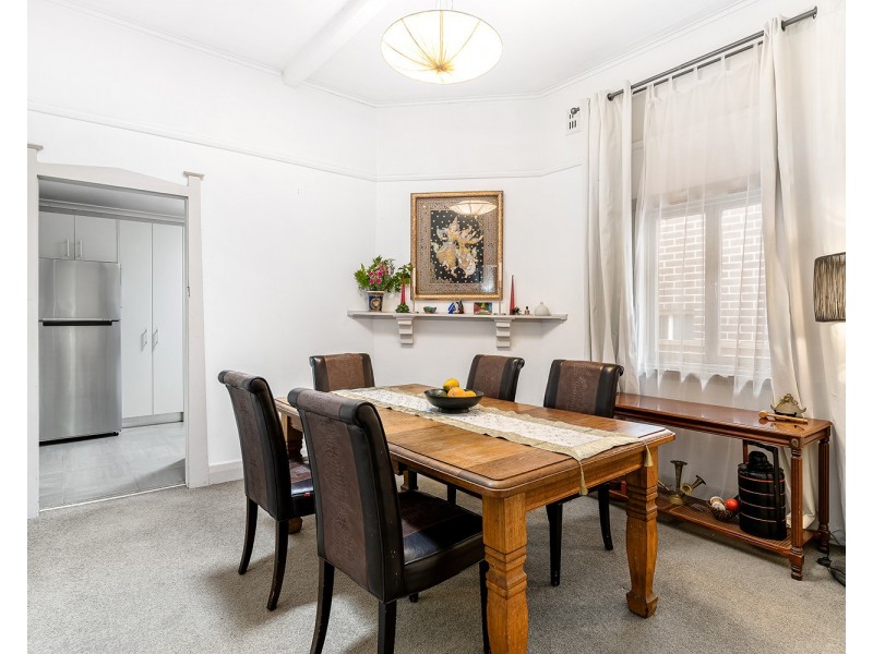 11 Chamberlain Road, Bexley NSW 2207