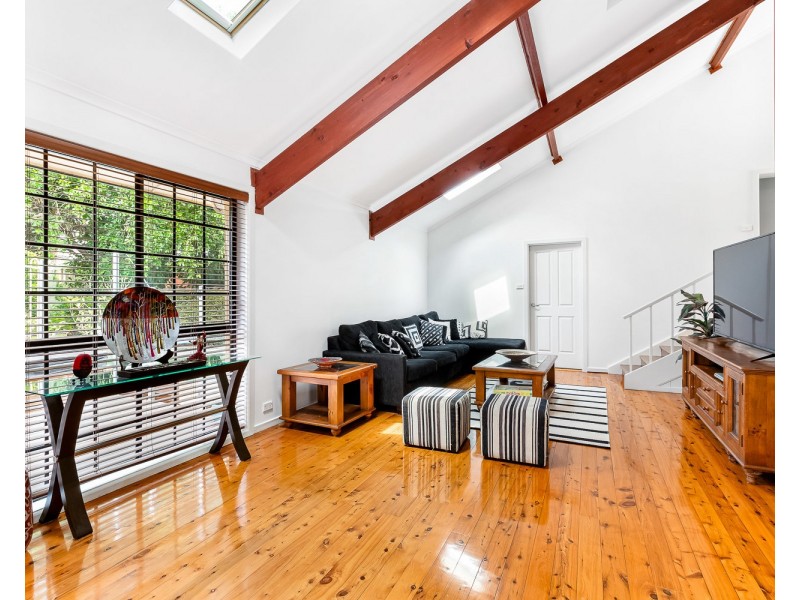 24 Amberdale Avenue, Picnic Point NSW 2213