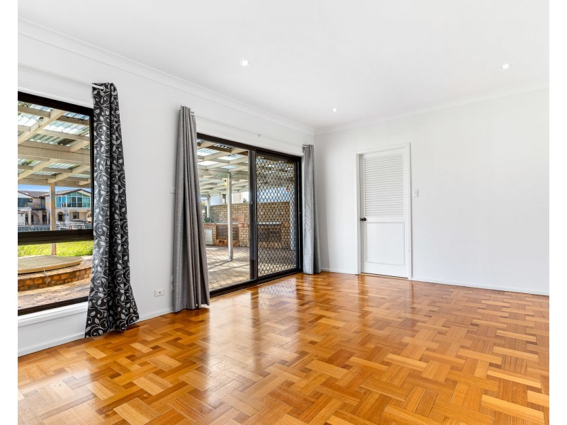 12 MacIntyre Crescent, Sylvania Waters NSW 2224