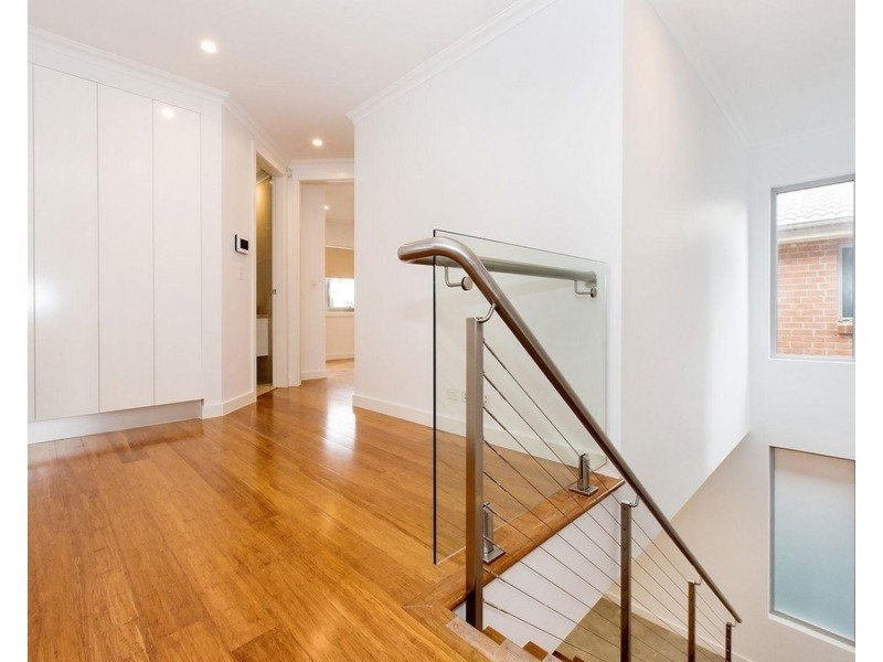 10 Claverdon Avenue, Picnic Point NSW 2213