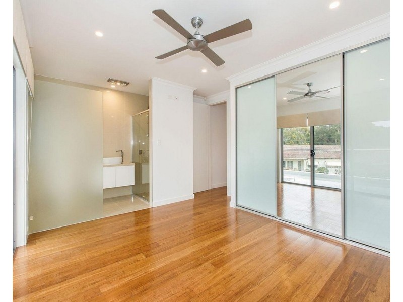 10 Claverdon Avenue, Picnic Point NSW 2213