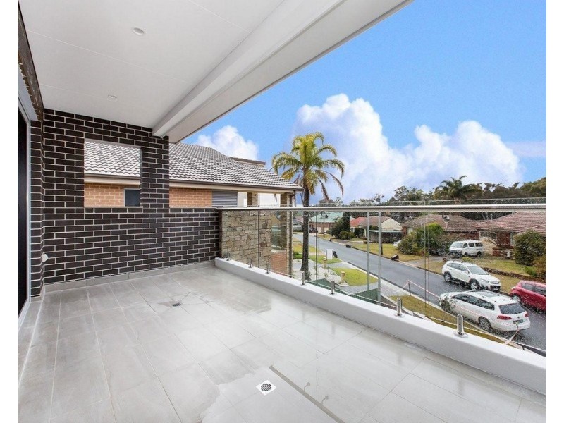 10 Claverdon Avenue, Picnic Point NSW 2213