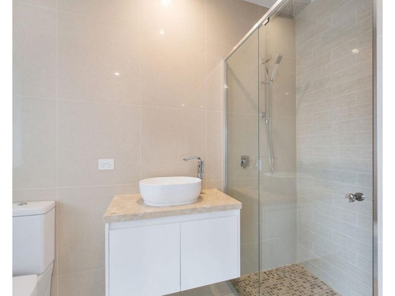 10 Claverdon Avenue, Picnic Point NSW 2213