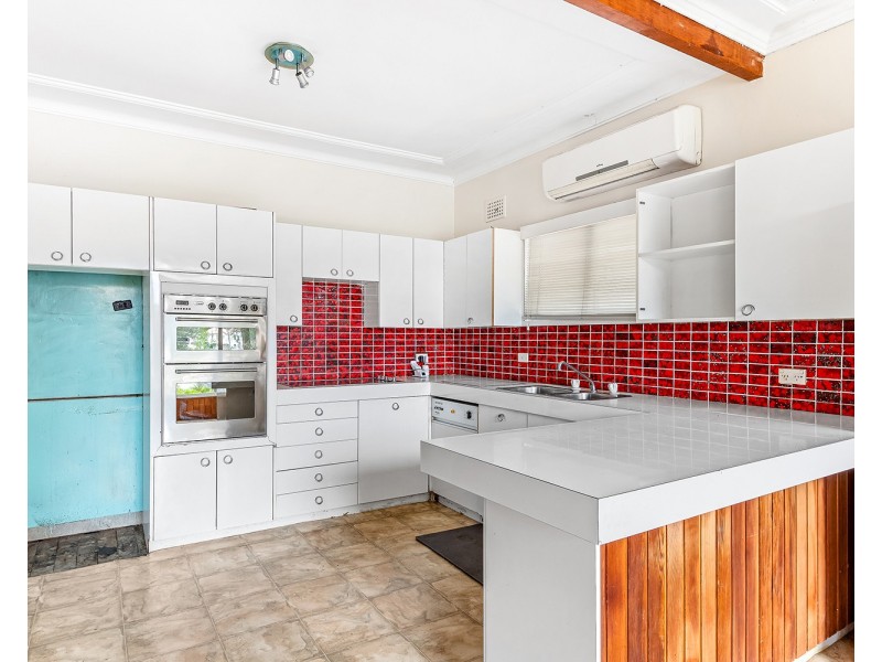 596 Henry Lawson Drive, East Hills NSW 2213