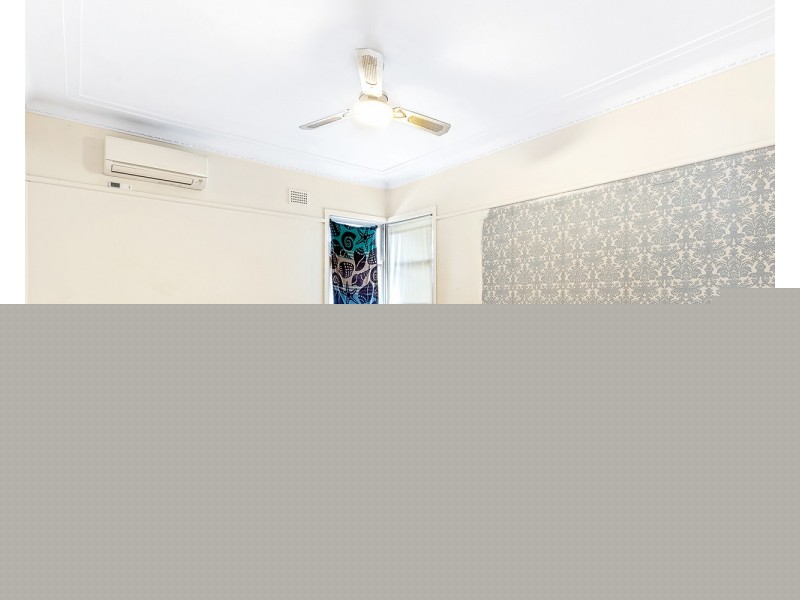 596 Henry Lawson Drive, East Hills NSW 2213
