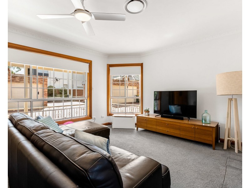 2/29 Samuel Street, Peakhurst NSW 2210