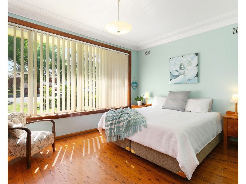 4 Wiggins Avenue, Beverly Hills NSW 2209
