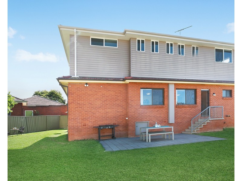 4 Wiggins Avenue, Beverly Hills NSW 2209