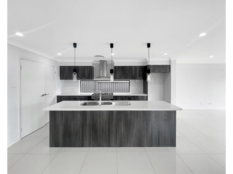 84 Willowdale Drive, Denham Court NSW 2565