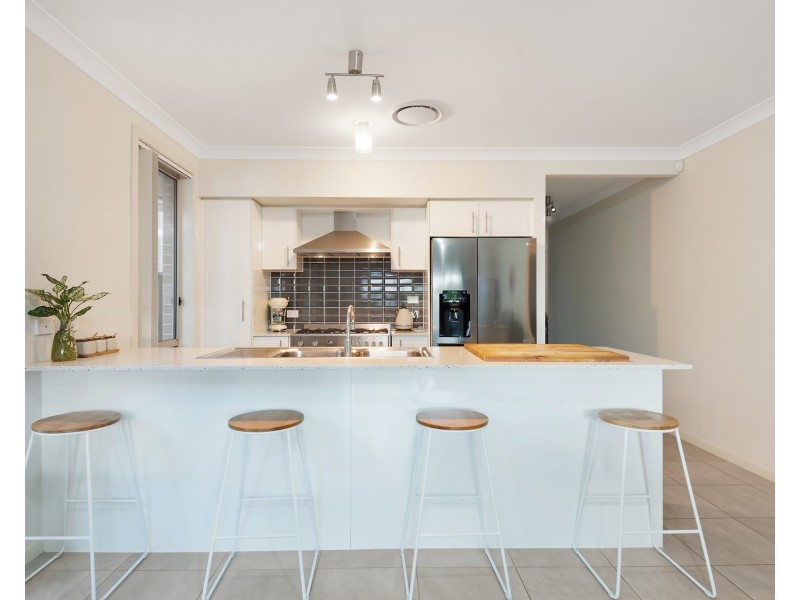 32 Peckham Grove, Oran Park NSW 2570