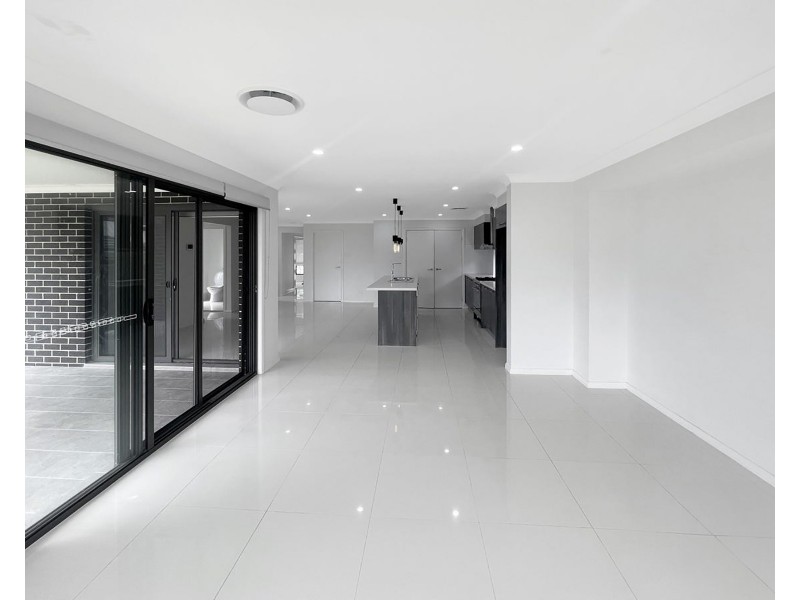 84 Willowdale Drive, Denham Court NSW 2565