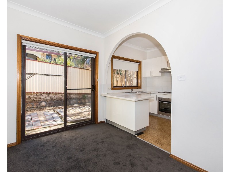 2/6 Arthur Street, Bexley NSW 2207