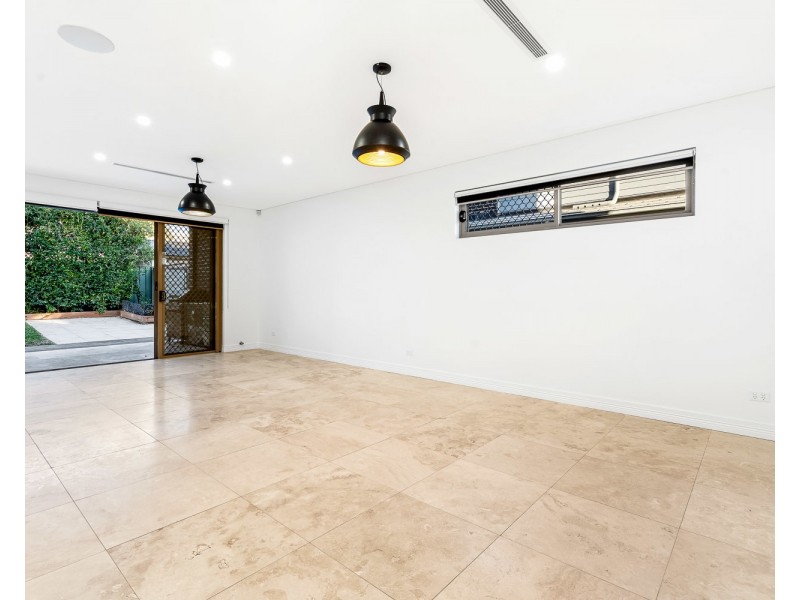 8 Salt Pan Road, Peakhurst NSW 2210