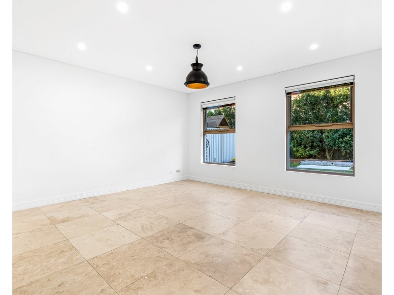 8 Salt Pan Road, Peakhurst NSW 2210